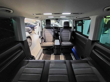 Volkswagen Multivan, 2022г., передний привод, робот