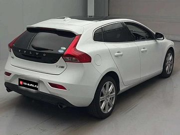 Volvo V40, 2020г., передний привод, автомат