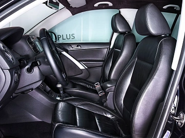 Volkswagen Tiguan, 2009г., полный привод, автомат