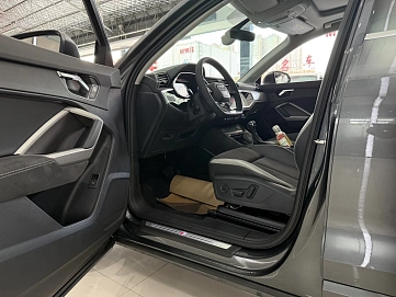 Audi Q3, 2022г., передний привод, робот