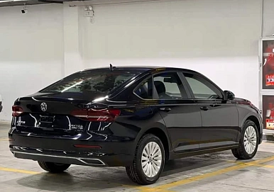 Volkswagen Lavida, 2022г., передний привод, робот
