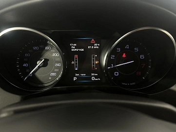 Jaguar XE, 2016г., задний привод, автомат