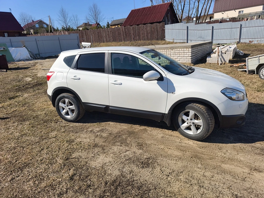 Nissan Qashqai, 2012г., передний привод, вариатор