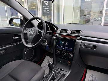 Mazda 3, 2008г., передний привод, механика
