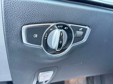 Mercedes-Benz E-Класс, 2018г., задний привод, автомат