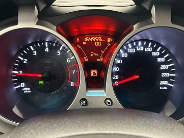 Nissan Juke, 2013г., передний привод, вариатор