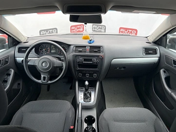 Volkswagen Jetta, 2012г., передний привод, автомат