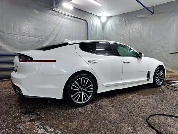 Kia Stinger, 2018г., полный привод, автомат