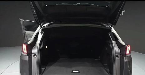 Peugeot 308, 2022г., передний привод, автомат