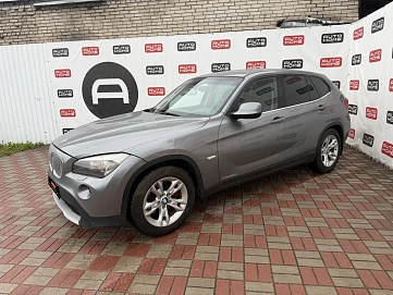 BMW X1, 2011г., передний привод, автомат