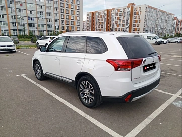 Mitsubishi Outlander, 2016г., полный привод, вариатор