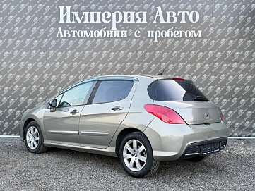Peugeot 308, 2010г., передний привод, автомат