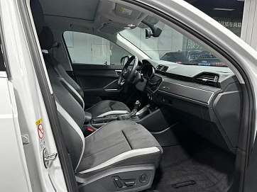 Audi Q3, 2023г., передний привод, робот