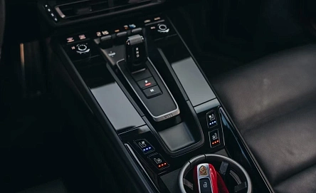 Porsche 911, 2023г., задний привод, робот