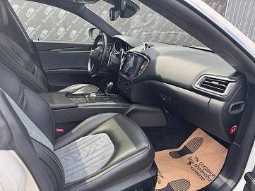 Maserati Ghibli, 2016г., полный привод, автомат