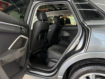 Audi Q3, 2023г., передний привод, робот