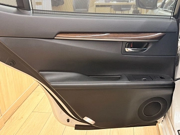 Lexus ES, 2014г., передний привод, автомат