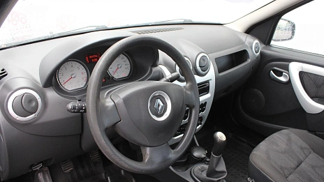 Renault Logan, 2011г., передний привод, механика