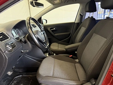 Volkswagen Polo, 2015г., передний привод, автомат