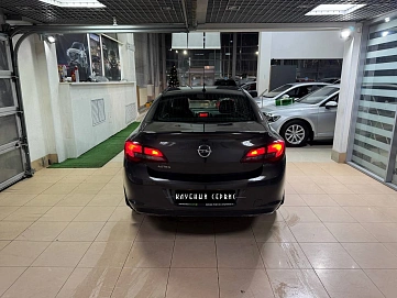 Opel Astra, 2013г., передний привод, механика