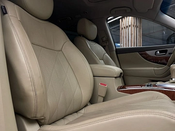 Infiniti QX70, 2016г., полный привод, автомат
