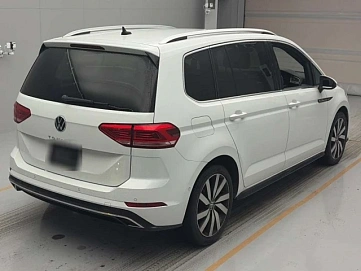 Volkswagen Touran, 2023г., передний привод, робот
