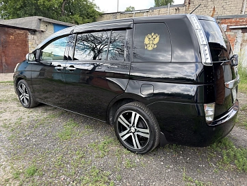 Toyota ISis, 2012г., передний привод, вариатор