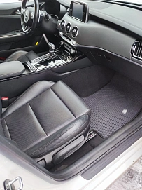 Kia Stinger, 2018г., полный привод, автомат