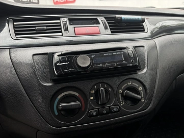 Mitsubishi Lancer, 2004г., передний привод, механика