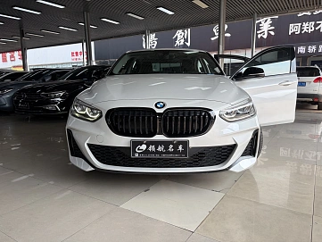 BMW 1 серии, 2022г, передний привод, робот