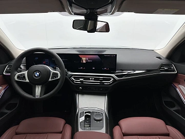 BMW 3 серии, 2023г., задний привод, автомат