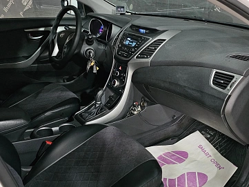 Hyundai Elantra, 2015г., передний привод, автомат