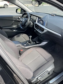 BMW 1 серии, 2020г., передний привод, механика