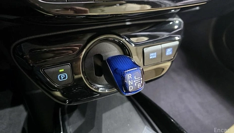 Toyota Prius, 2022г., полный привод, автомат