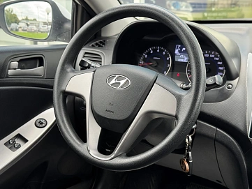 Hyundai Solaris, 2015г., передний привод, автомат