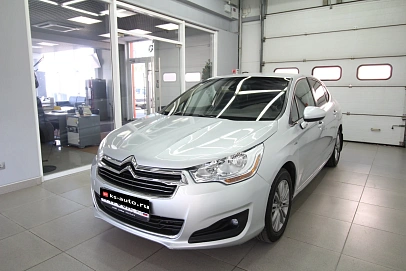 Citroen C4, 2015г., передний привод, автомат