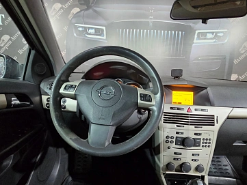 Opel Astra GTC, 2008г., передний привод, робот