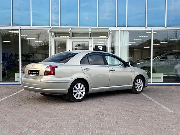Toyota Avensis, 2006г., передний привод, механика