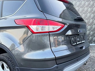 Ford Kuga, 2015г., передний привод, автомат