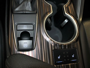 Toyota Camry, 2018г., передний привод, автомат