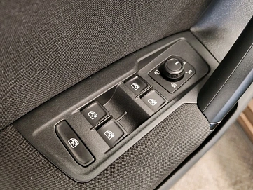Volkswagen Tiguan, 2020г., передний привод, робот