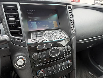 Infiniti QX70, 2016г., передний привод, автомат