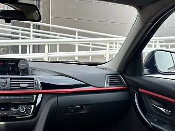 BMW 3 серии, 2018г., задний привод, автомат