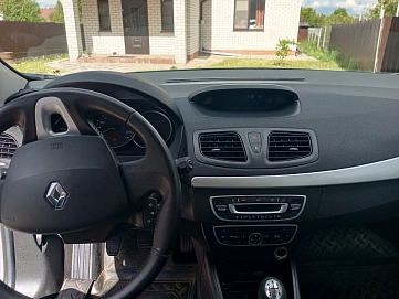Renault Megane, 2011г., передний привод, механика