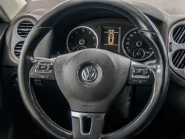 Volkswagen Tiguan, 2013г., полный привод, механика