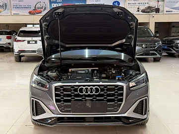 Audi Q2, 2023г., передний привод, робот