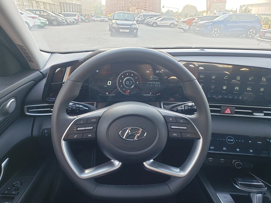 Hyundai Elantra, 2023г., передний привод, вариатор
