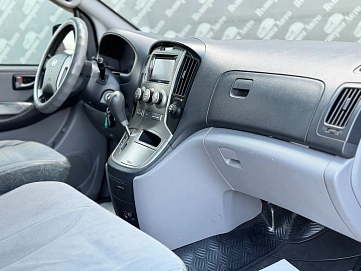 Hyundai Grand Starex, 2011г., задний привод, автомат