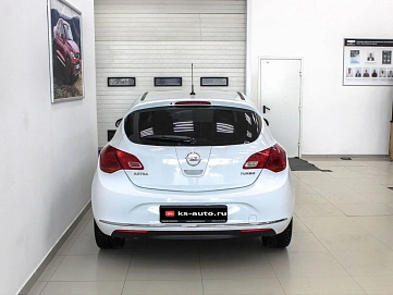 Opel Astra, 2012г., передний привод, автомат