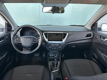 Hyundai Solaris, 2018г., передний привод, автомат